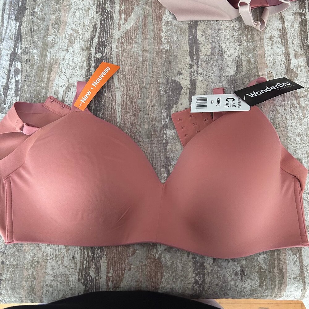 Wonderbra Pink Bra